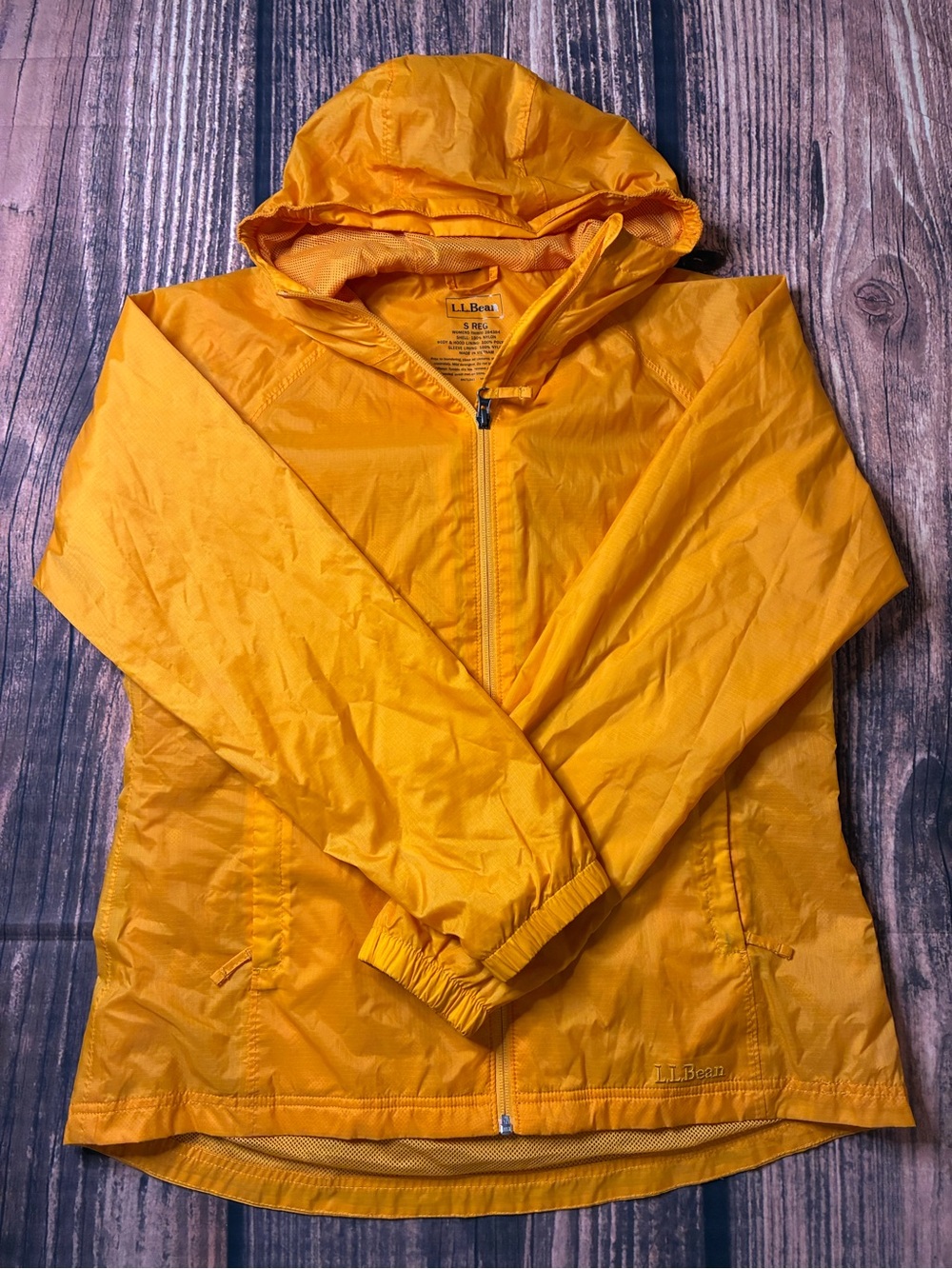 L.L. Bean Hooded Raincoat in Yellow size s